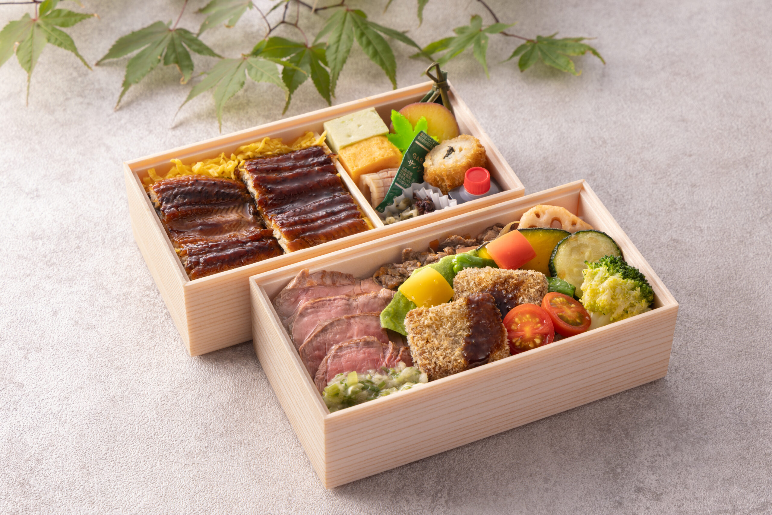 日本料理　雲海「うなぎと牛の極上二段弁当」表示