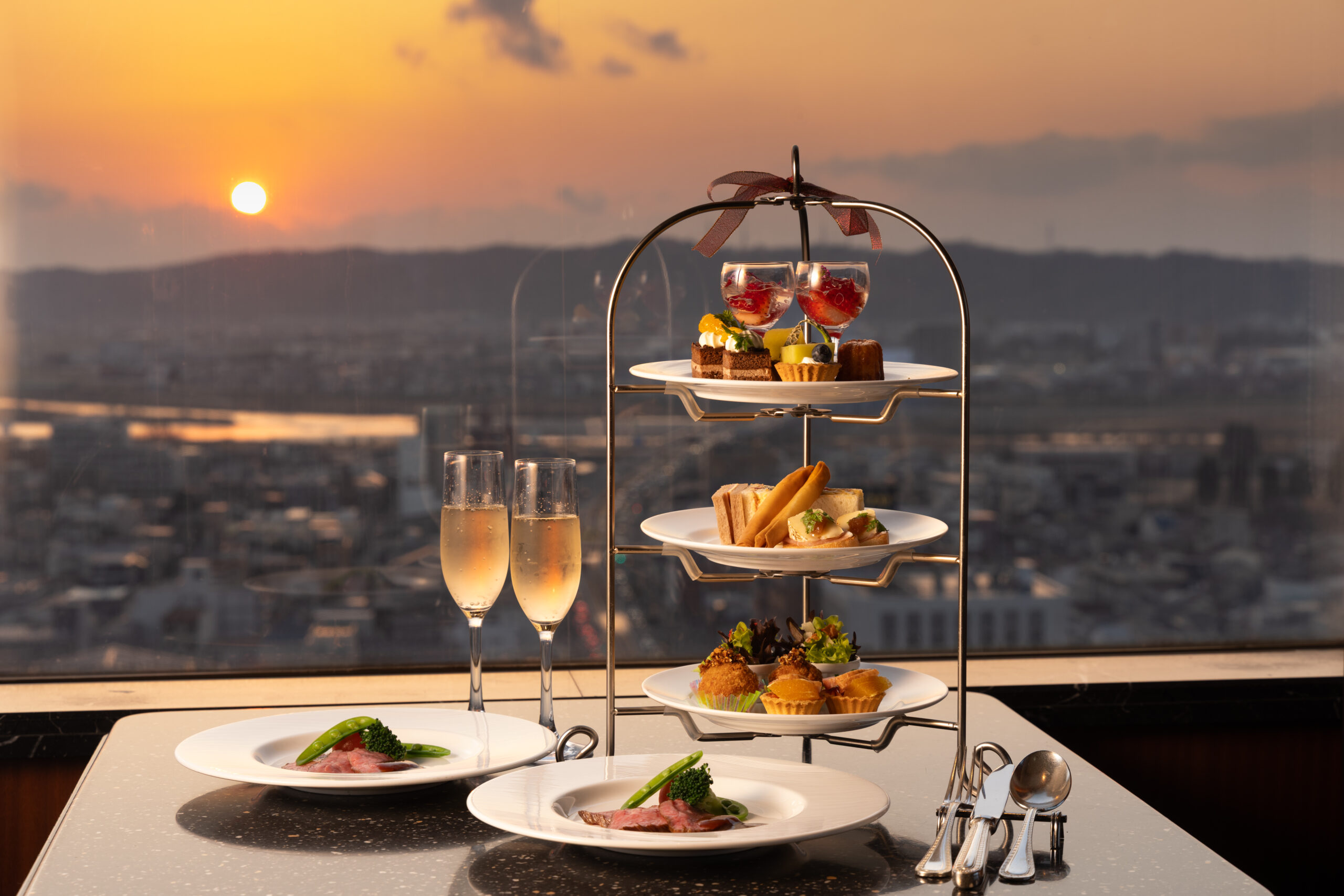 《5・6月》スカイビューハイティー〈2名様より／2日前までの要予約〉